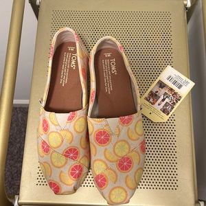 Toms